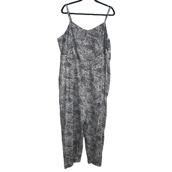 NWT Old Navy Black and White Palm Print Cami Jumpsuit Size XXL - Picture 2 of 12